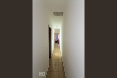 Casa à venda com 132m², 3 quartos e 2 vagas Casa à venda com 132m², 3 quartos e 2 vagasCorredor