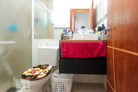 Casa à venda com 132m², 3 quartos e 2 vagas Casa à venda com 132m², 3 quartos e 2 vagasBanheiro da Suite