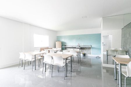 Apartamento para alugar com 45m², 2 quartos e sem vagaÁrea comum - Salão de festas