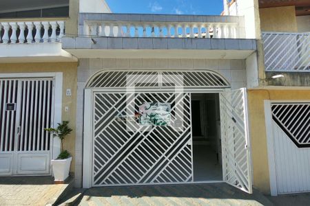 Casa à venda com 129m², 3 quartos e 2 vagasFachada