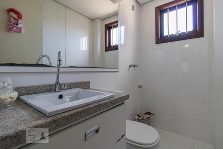 Banheiro Social de casa à venda com 3 quartos, 300m² em Parque Santa Fé, Porto Alegre