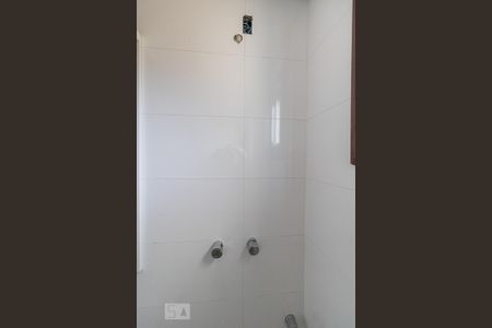 Banheiro Social de casa à venda com 3 quartos, 300m² em Parque Santa Fé, Porto Alegre