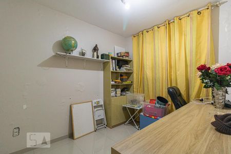 Escritório de casa à venda com 3 quartos, 300m² em Parque Santa Fé, Porto Alegre