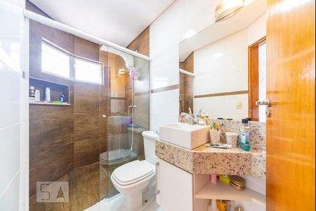 Casa à venda com 190m², 4 quartos e 4 vagas Casa à venda com 190m², 4 quartos e 4 vagasBanheiro do Quarto 4