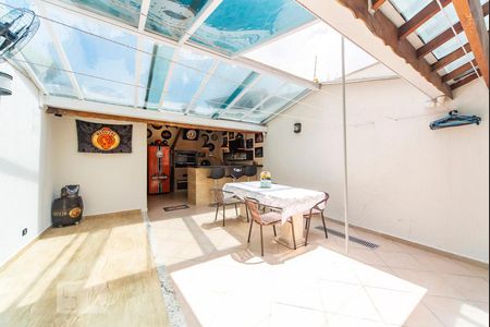 Casa à venda com 190m², 4 quartos e 4 vagas Casa à venda com 190m², 4 quartos e 4 vagasQuintal