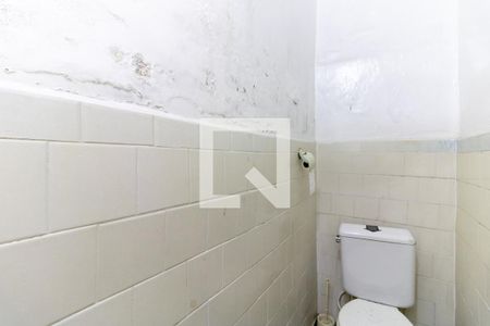 Casa à venda com 175m², 2 quartos e 1 vaga Casa à venda com 175m², 2 quartos e 1 vagaBanheiro da Edicula
