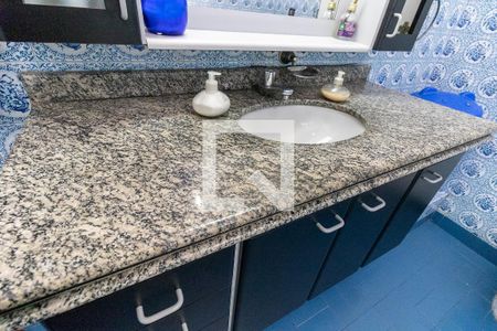 Casa à venda com 175m², 2 quartos e 1 vaga Casa à venda com 175m², 2 quartos e 1 vagaBanheiro