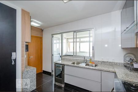Apartamento à venda com 126m², 3 quartos e 2 vagasCozinha