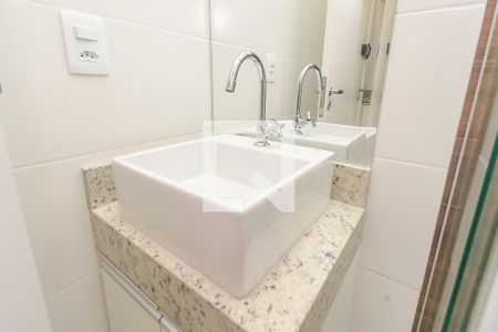 Banheiro de kitnet/studio para alugar com 1 quarto, 16m² em Bela Vista, São Paulo