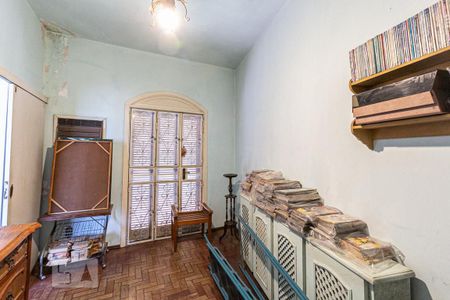 Casa à venda com 387m², 4 quartos e 2 vagas Casa à venda com 387m², 4 quartos e 2 vagasQuarto 1
