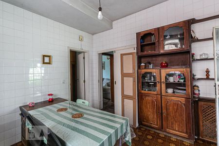 Casa à venda com 387m², 4 quartos e 2 vagas Casa à venda com 387m², 4 quartos e 2 vagasCozinha