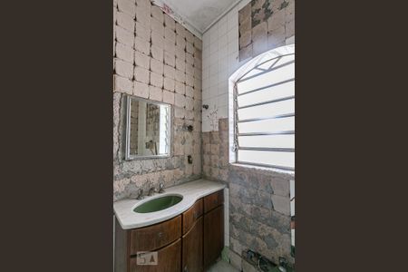 Casa à venda com 387m², 4 quartos e 2 vagas Casa à venda com 387m², 4 quartos e 2 vagasBanheiro 2
