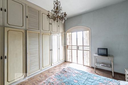 Casa à venda com 387m², 4 quartos e 2 vagas Casa à venda com 387m², 4 quartos e 2 vagasQuarto 2