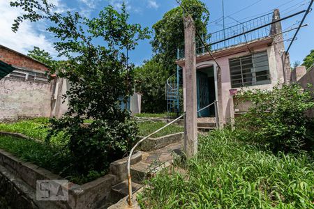 Casa à venda com 387m², 4 quartos e 2 vagas Casa à venda com 387m², 4 quartos e 2 vagasQuintal
