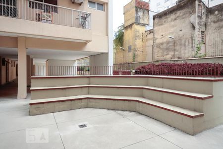 Apartamento à venda com 230m², 4 quartos e 2 vagas Apartamento à venda com 230m², 4 quartos e 2 vagasPlay