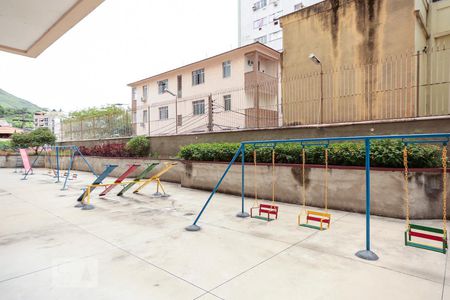 Apartamento à venda com 230m², 4 quartos e 2 vagas Apartamento à venda com 230m², 4 quartos e 2 vagasPlay