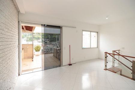 Apartamento à venda com 230m², 4 quartos e 2 vagas Apartamento à venda com 230m², 4 quartos e 2 vagasSala Cobertura