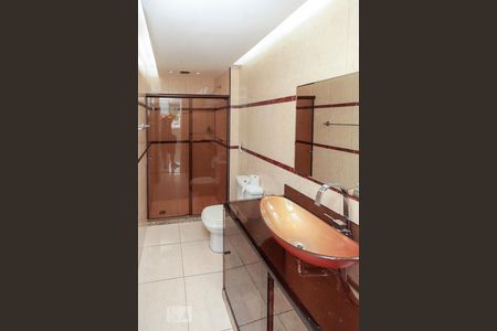 Apartamento à venda com 230m², 4 quartos e 2 vagas Apartamento à venda com 230m², 4 quartos e 2 vagasBanheiro