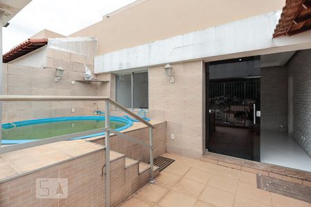 Apartamento à venda com 230m², 4 quartos e 2 vagas Apartamento à venda com 230m², 4 quartos e 2 vagasPiscina