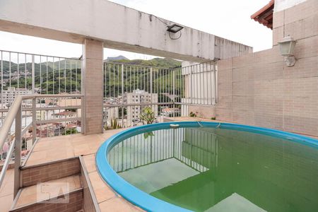 Apartamento à venda com 230m², 4 quartos e 2 vagas Apartamento à venda com 230m², 4 quartos e 2 vagasPiscina