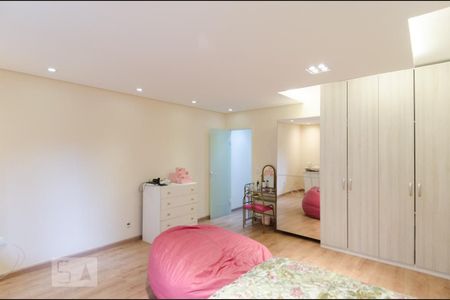 Casa à venda com 525m², 7 quartos e 2 vagasQuarto 3