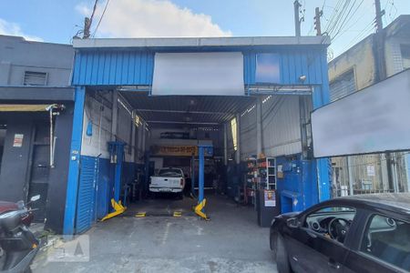 Casa à venda com 267m², 2 quartos e 5 vagas Casa à venda com 267m², 2 quartos e 5 vagasFachada