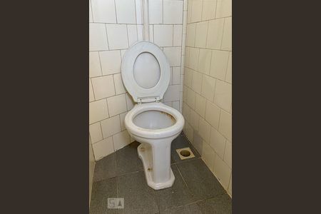 Apartamento à venda com 80m², 2 quartos e 1 vaga Apartamento à venda com 80m², 2 quartos e 1 vagaBanheiro de Serviço