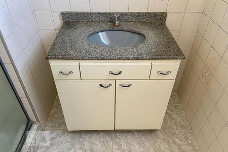 Apartamento à venda com 80m², 2 quartos e 1 vaga Apartamento à venda com 80m², 2 quartos e 1 vagaBanheiro