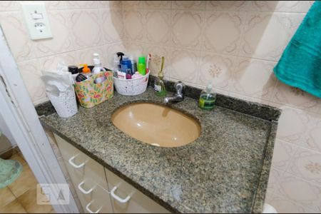 Casa à venda com 125m², 3 quartos e 2 vagasBanheiro