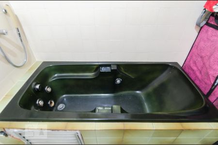 Casa à venda com 125m², 3 quartos e 2 vagasBanheiro da suíte