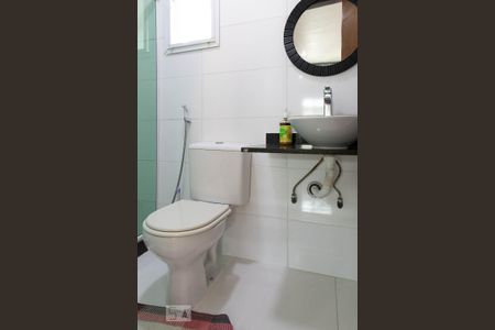 Casa de condomínio à venda com 315m², 4 quartos e 2 vagas Casa de condomínio à venda com 315m², 4 quartos e 2 vagasBanheiro social