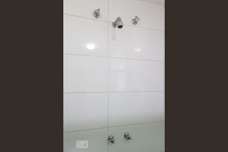 Casa de condomínio à venda com 315m², 4 quartos e 2 vagas Casa de condomínio à venda com 315m², 4 quartos e 2 vagasBanheiro social