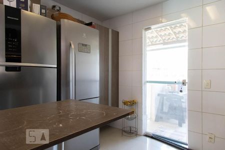 Casa de condomínio à venda com 315m², 4 quartos e 2 vagas Casa de condomínio à venda com 315m², 4 quartos e 2 vagasCozinha