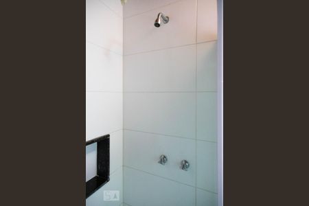 Casa de condomínio à venda com 315m², 4 quartos e 2 vagas Casa de condomínio à venda com 315m², 4 quartos e 2 vagasBanheiro da suíte 2