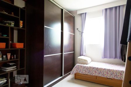 Casa de condomínio à venda com 315m², 4 quartos e 2 vagas Casa de condomínio à venda com 315m², 4 quartos e 2 vagasSuíte canadense 2