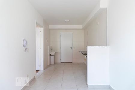Sala e Cozinha de apartamento para alugar com 1 quarto, 26m² em Cambuci, São Paulo