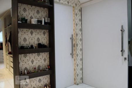 Casa de condomínio para alugar com 350m², 6 quartos e 2 vagasCloset da suíte