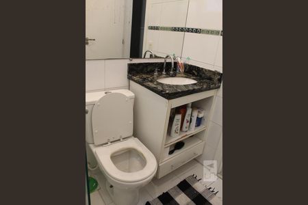 Casa de condomínio para alugar com 350m², 6 quartos e 2 vagasBanheiro da Suíte 2