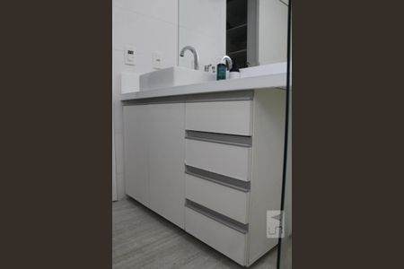 Casa de condomínio para alugar com 350m², 6 quartos e 2 vagasBanheiro da Suíte 3