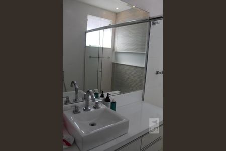 Casa de condomínio para alugar com 350m², 6 quartos e 2 vagasBanheiro da Suíte 3