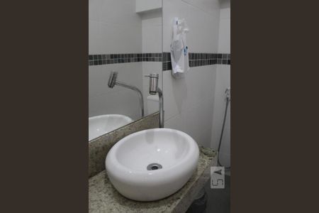 Casa de condomínio para alugar com 350m², 6 quartos e 2 vagasBanheiro Social