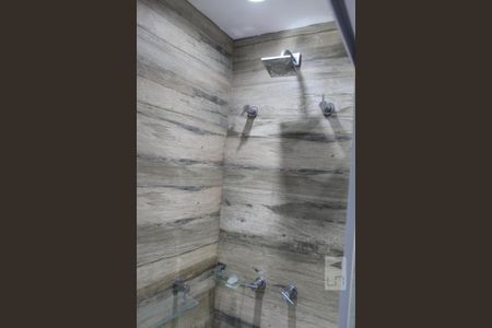 Casa de condomínio para alugar com 350m², 6 quartos e 2 vagasBanheiro da Suíte 5