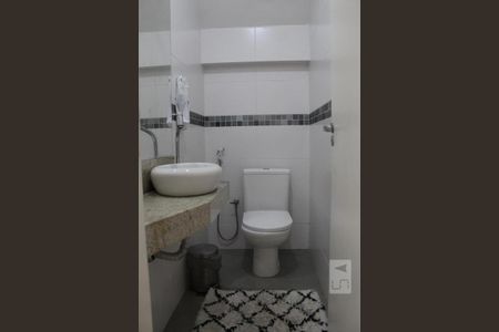 Casa de condomínio para alugar com 350m², 6 quartos e 2 vagasBanheiro Social