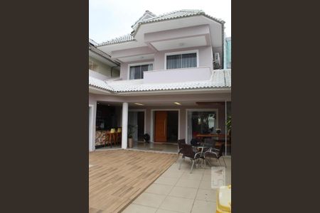 Casa de condomínio para alugar com 350m², 6 quartos e 2 vagasÁrea comum