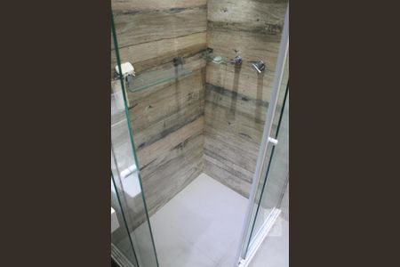 Casa de condomínio para alugar com 350m², 6 quartos e 2 vagasBanheiro da Suíte 5