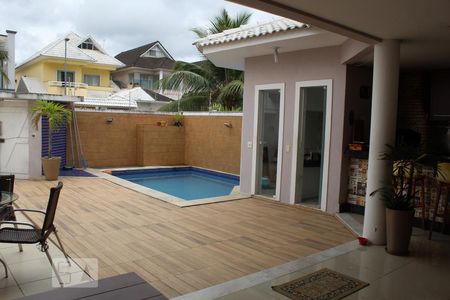 Casa de condomínio para alugar com 350m², 6 quartos e 2 vagasÁrea comum