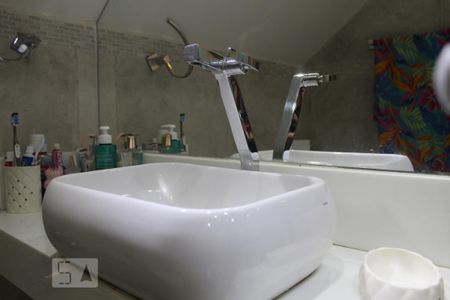 Casa de condomínio para alugar com 350m², 6 quartos e 2 vagasBanheiro da Suíte 5