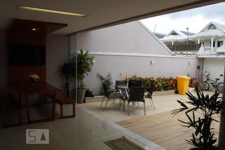 Casa de condomínio para alugar com 350m², 6 quartos e 2 vagasÁrea comum