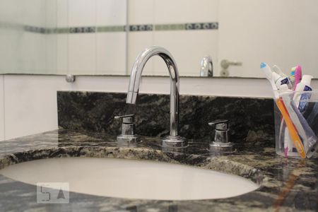 Casa de condomínio para alugar com 350m², 6 quartos e 2 vagasBanheiro da Suíte 2