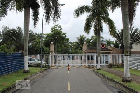 Casa de condomínio para alugar com 350m², 6 quartos e 2 vagasFachada e portaria